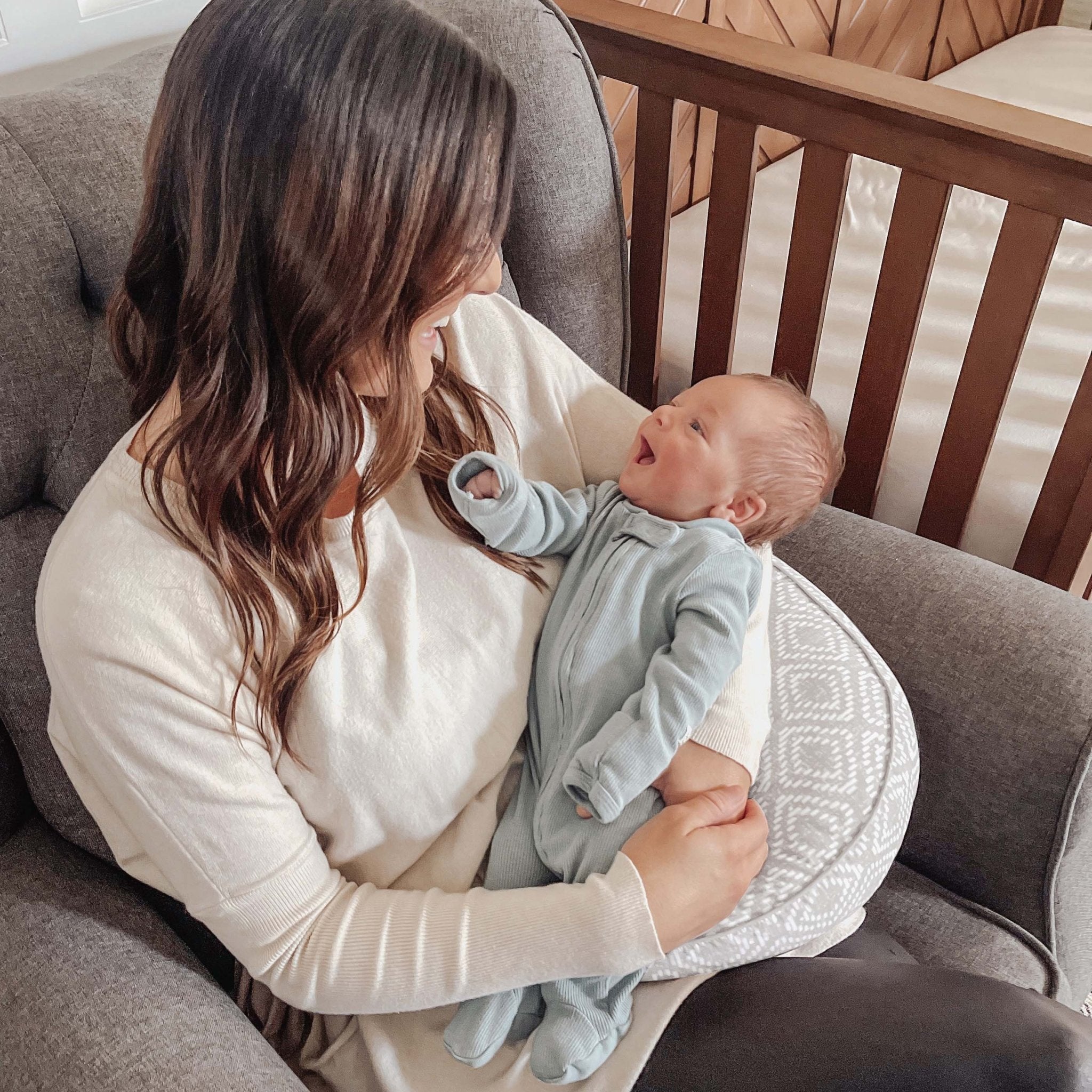 Boppy pillow positioning breastfeeding
